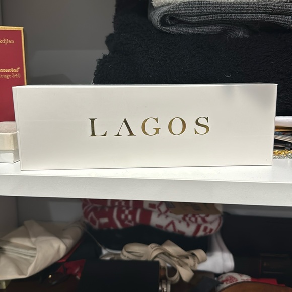 Box - Picture 1 of 1